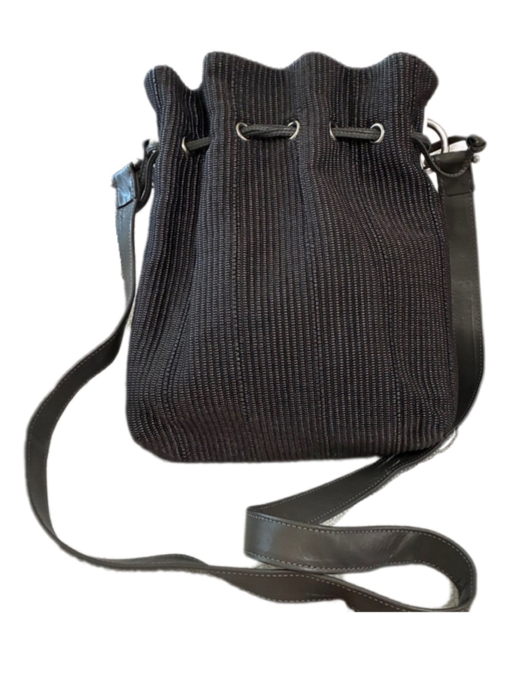 Sharif EUC Vintage 
CrossbodyBucket Bag Woven 
Grey w Leather Strap
